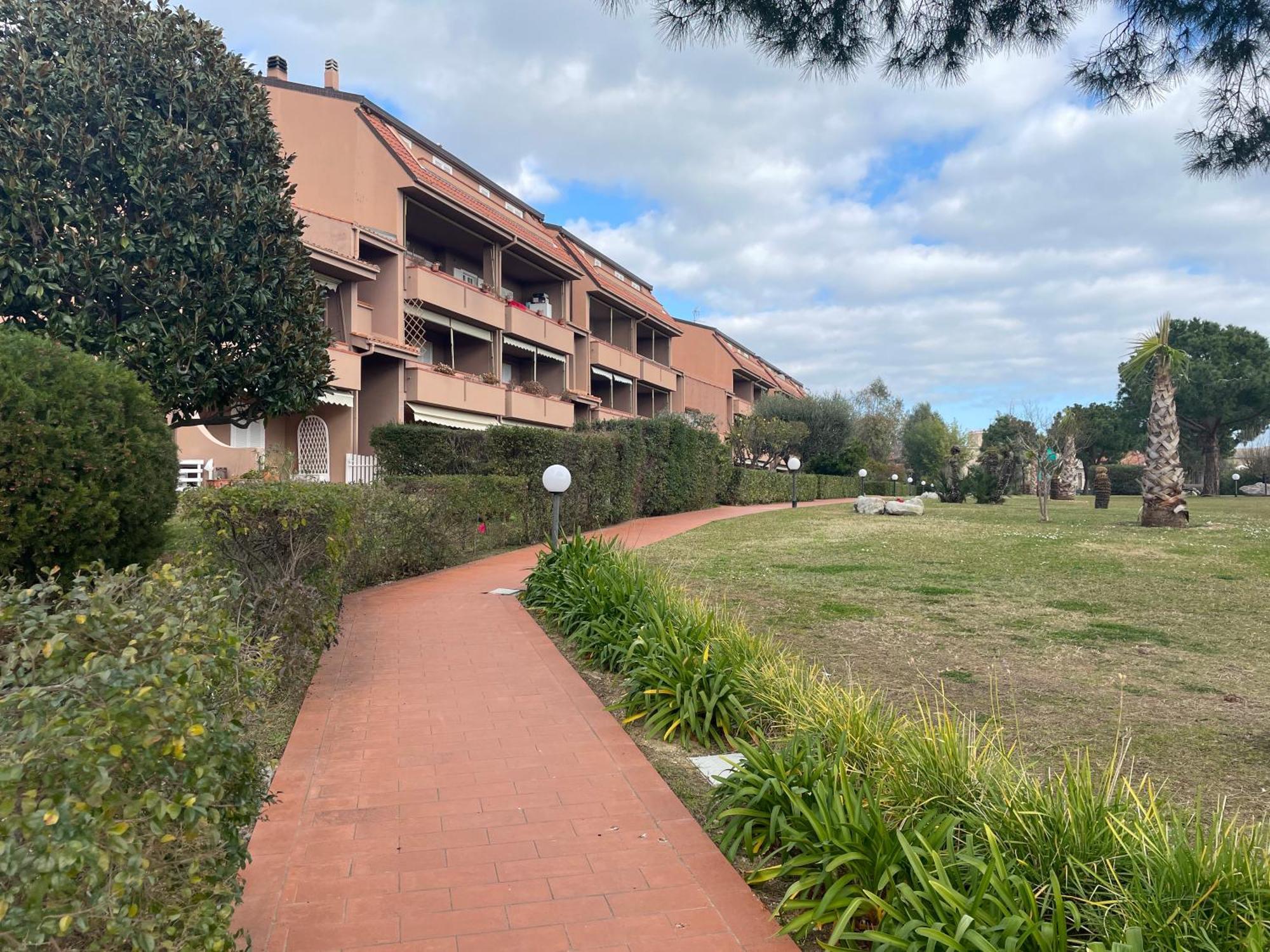 洛阿诺Il Gabbiano Bilocale Con Piscina, Garage E A/C.公寓 外观 照片